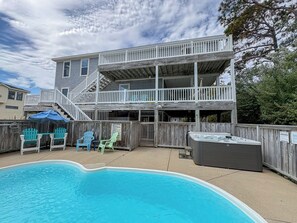 Pool - DOLPHIN DUNES - 7 BR Oceanside Retreat In DUCK - Pool, Dogs allowed (Duck)