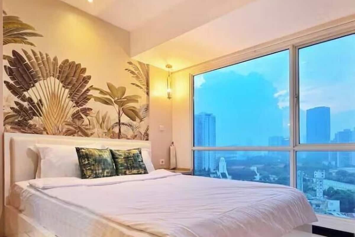 Apartment, 3 Bedrooms, City View | Iron/ironing board, free WiFi