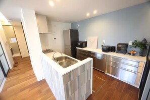 Imagen sin descripción, 2 de 17, botón