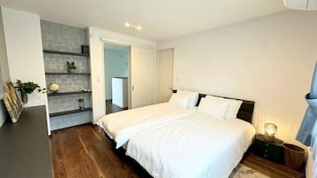 4 bedrooms, desk, free WiFi, bed sheets