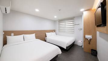 Premium bedding, WiFi (free), bed sheets