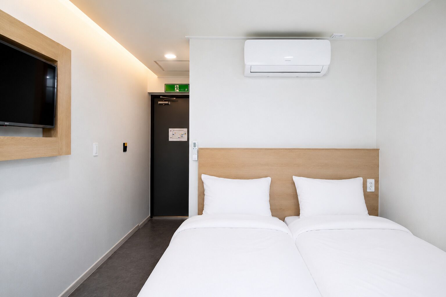 Twin Room, Non Smoking, Private Bathroom | Premium bedding, free WiFi, bed sheets