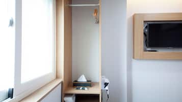 Twin Room, Non Smoking, Private Bathroom | Interior