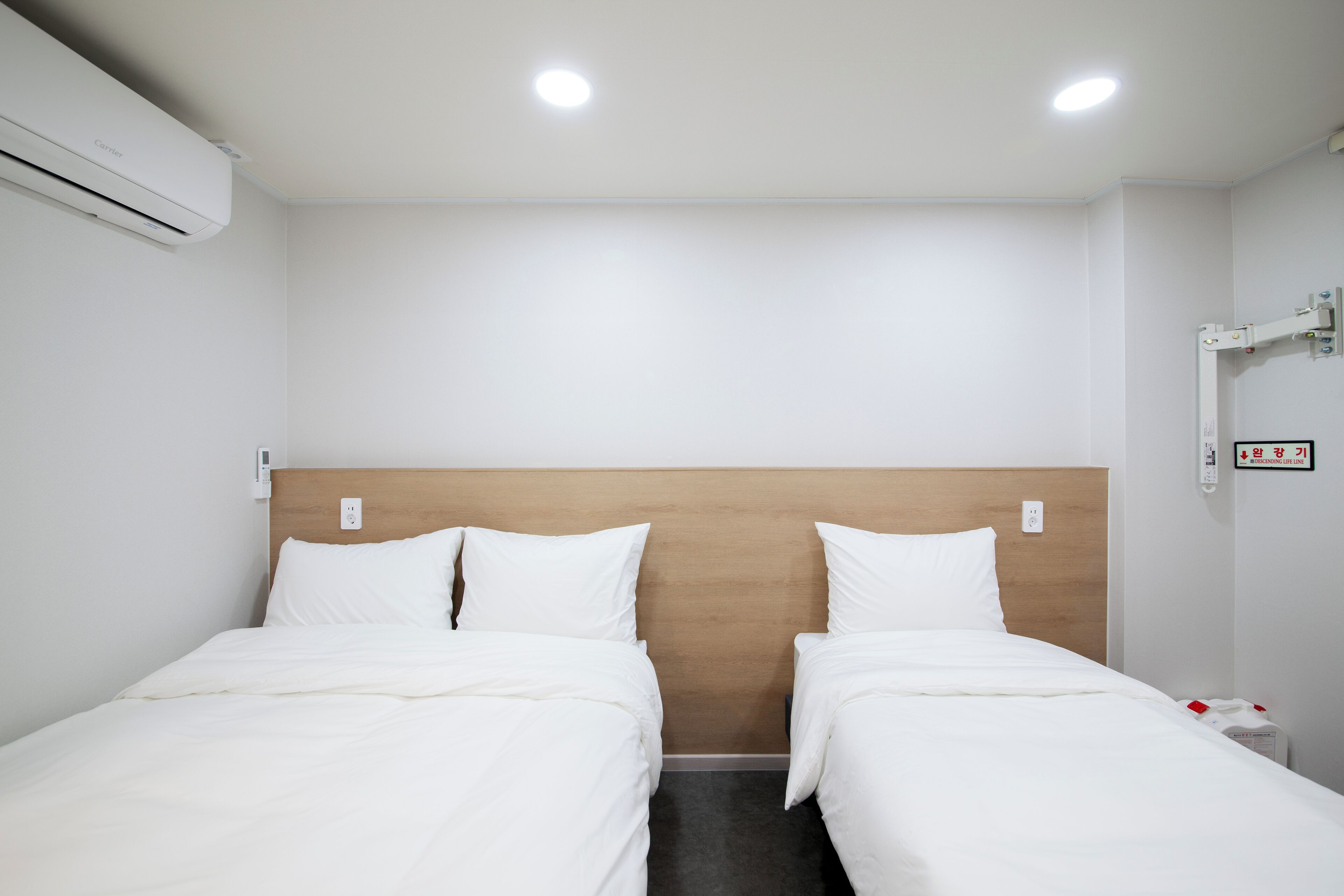Free WiFi, bed sheets
