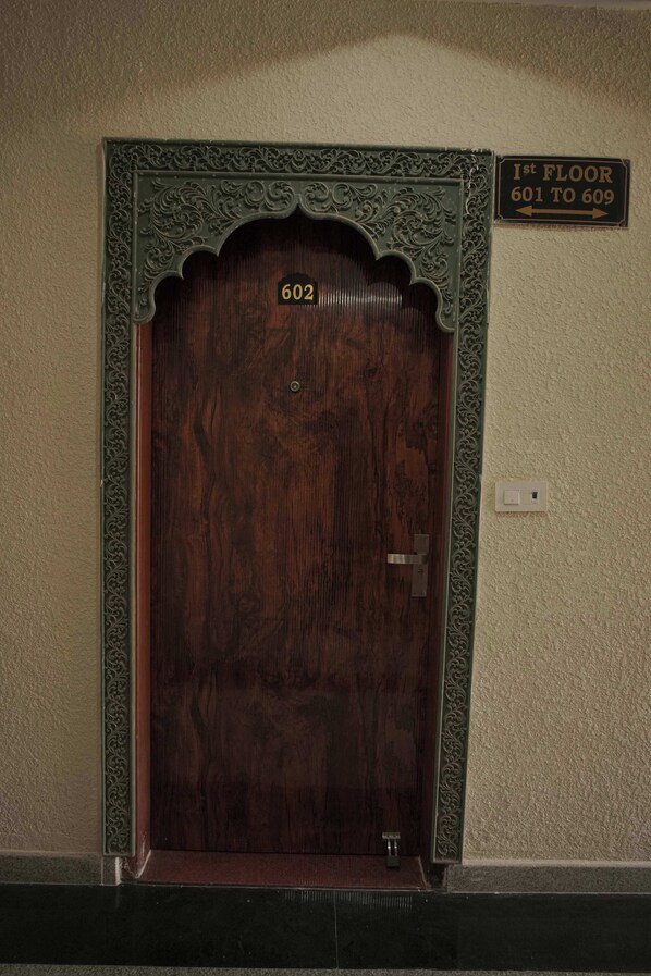 Desk, laptop workspace, iron/ironing board, free WiFi - Aureva Kamla Heritage (Amer)