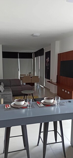 Unclassified image, 4 of 6, button