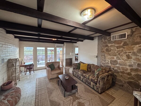 Unclassified image, 1 of 18, button