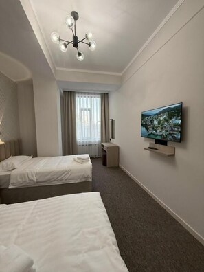 Standard tvåbäddsrum - utsikt mot staden