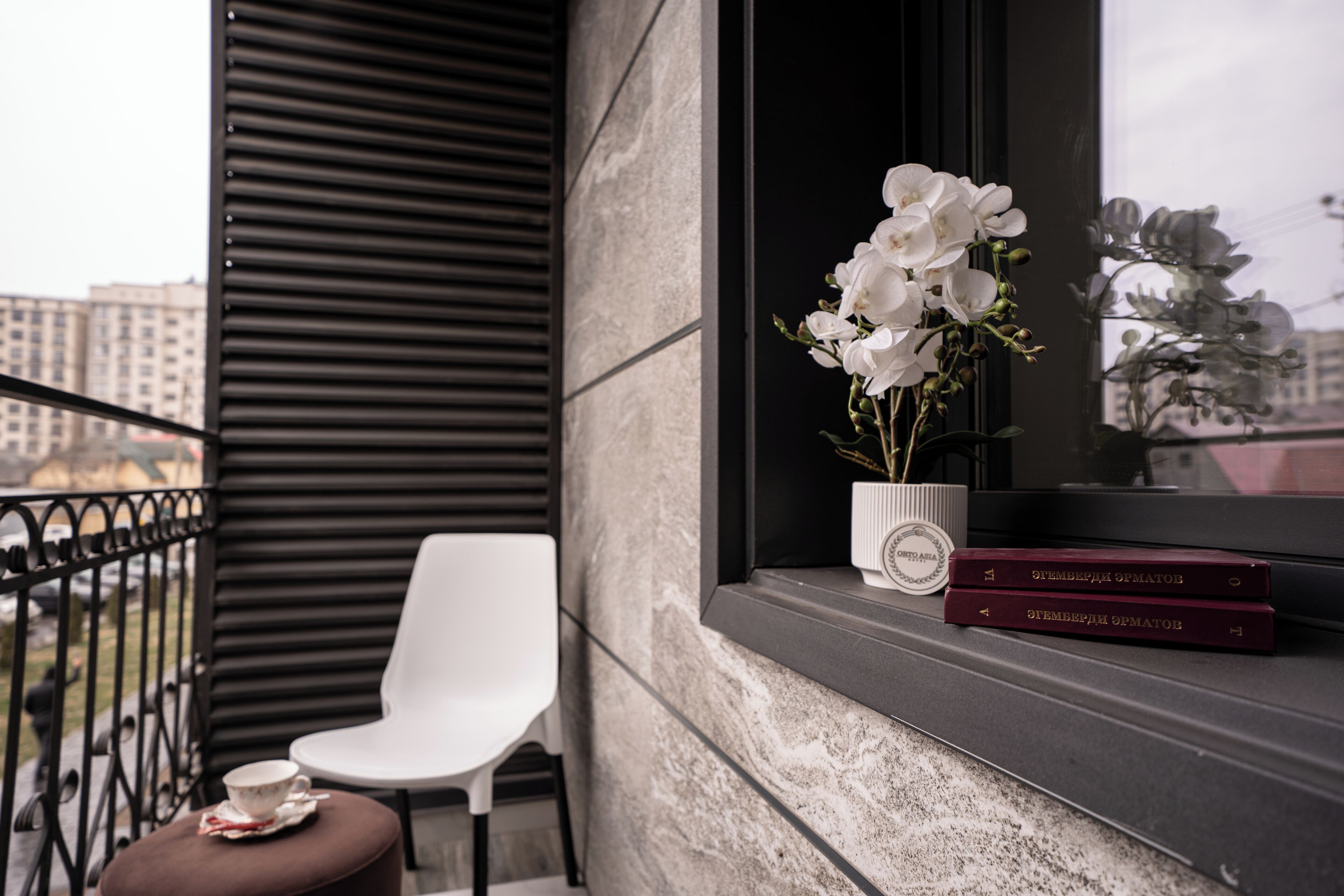 Safe på rommet, strykejern/-brett og wi-fi (inkludert)