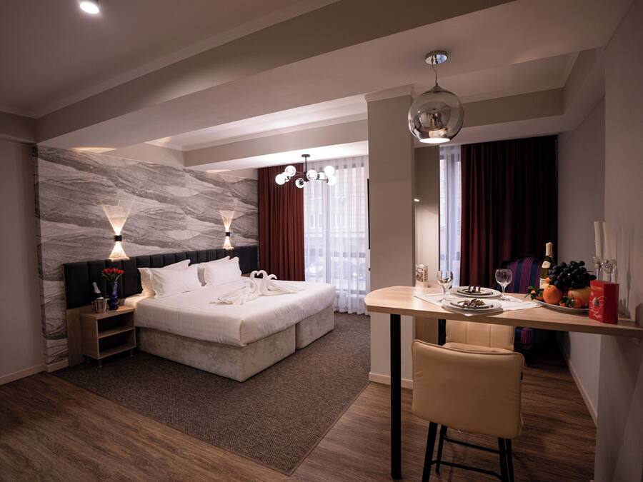 Luxury Suite, City View | In-room safe, iron/ironing board, free WiFi