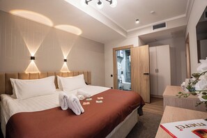 ห้องซูพีเรียดับเบิล, ระเบียง, วิวเมือง | ตู้นิรภัยในห้องพัก, เตารีด/โต๊ะรีดผ้า, Wi-Fi ฟรี