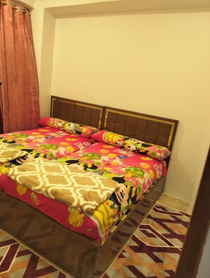 2 bedrooms, bed sheets - City Centre Entire appartment Elsouk 4beds cable/washing machine (Aswan)