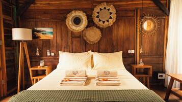 Individually decorated, individually furnished, desk, free WiFi