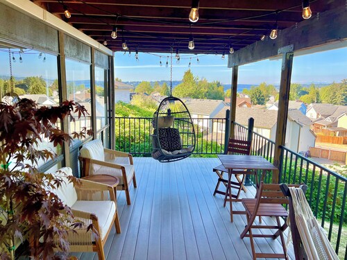 Stunning Views! - 3 Bedroom Hideaway with King Bed - Lower Unit of a Duplex