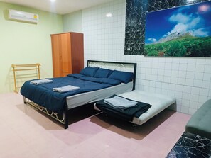 Chambre, 1 très grand lit, climatisation