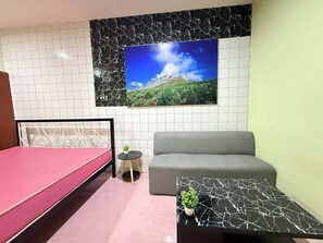 Basic Room, 1 King Bed, Air conditioning | Free WiFi