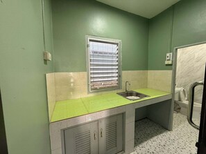 Perushuone, 1 suuri parisänky, ilmastointi | Sisätilat