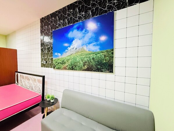 Basic Room, 1 King Bed, Air conditioning