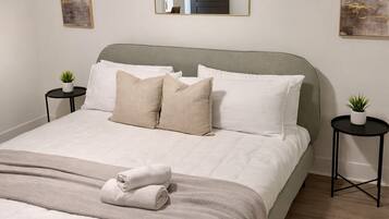 1 bedroom, iron/ironing board, internet, bed sheets