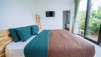 Villa, Garden View | Desk, free WiFi, bed sheets