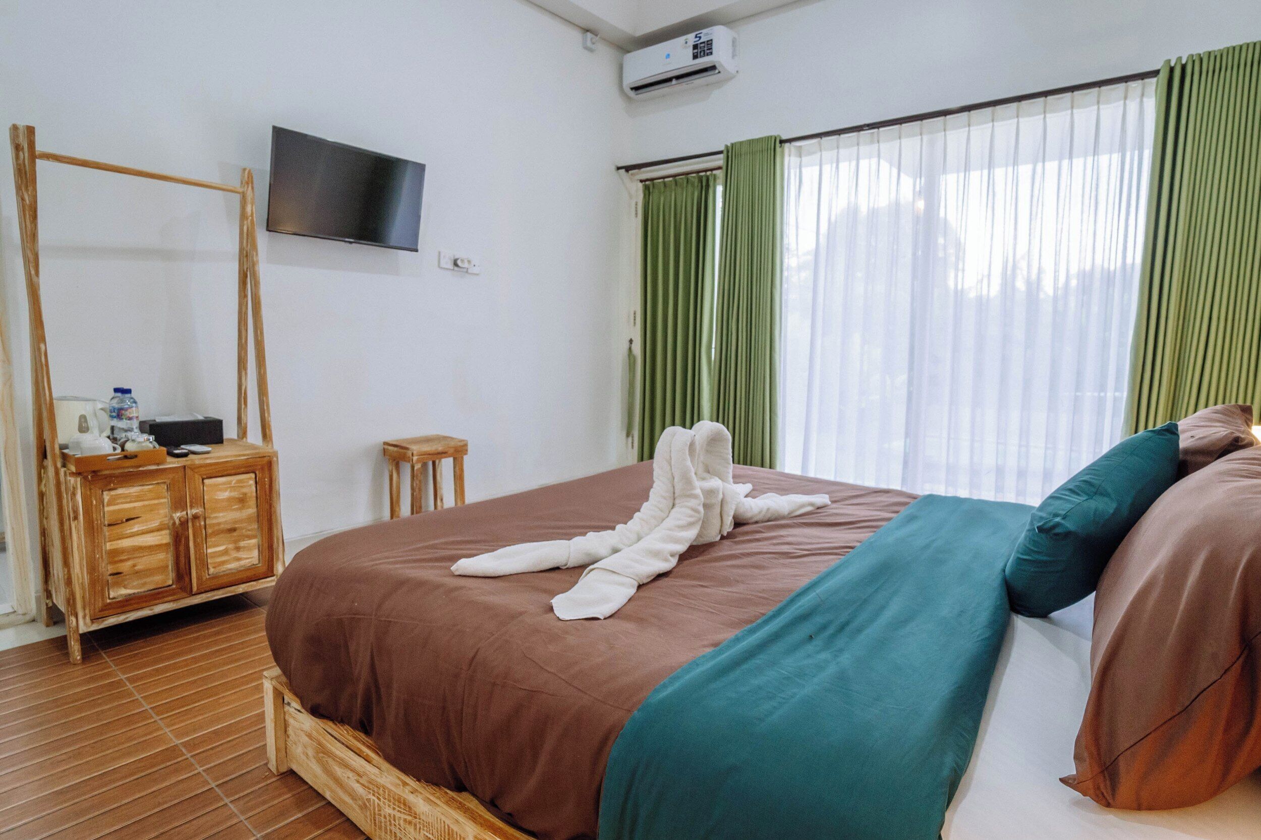 Villa, Pool View | Desk, free WiFi, bed sheets