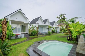 Vila, pemandangan kolam renang