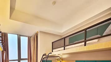 Apartment, 1 Bedroom, City View | Living area