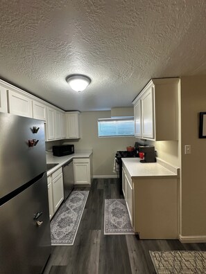 Unclassified image, 2 of 23, button