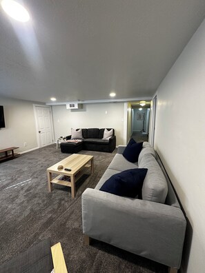 Unclassified image, 4 of 23, button