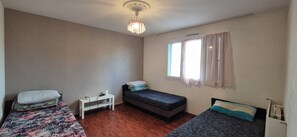 2 bedrooms, WiFi, bed sheets - Premium appartement 7 single beds for groups (Garges-lès-Gonesse)