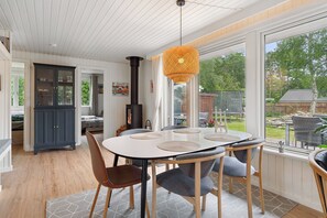 Dining - Lovely holiday home with garden near water (Rødby)