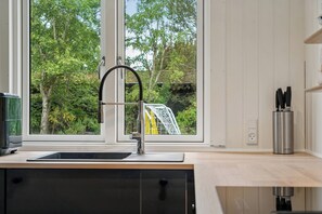 Fridge, microwave, oven, stovetop - Lovely holiday home with garden near water (Rødby)