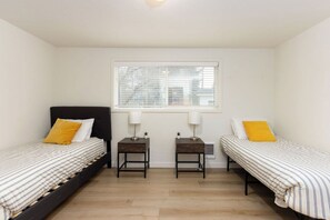 3 bedrooms, Internet - Best Location in Town! Walkable Westside 3BR (Bend)
