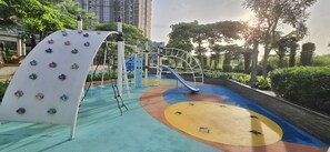 室外兒童遊樂區