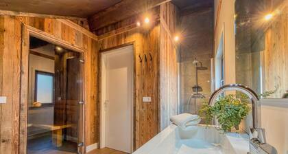 Alpine luxury chalet with sauna with lake view