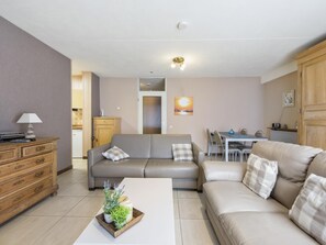 TV - Pretty apartment on the casino (Blankenberge)