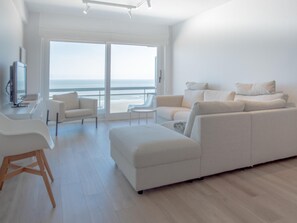 TV - Luxurious apartment with stunning sea view (Middelkerke)