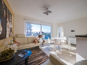 TV - Exclusive penthouse with 2 sunny terraces (Middelkerke)