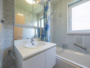 Bathroom - Apartment with two bedrooms and garage box (Middelkerke)