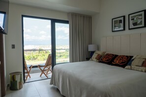 2 bedrooms, iron/ironing board, WiFi, bed sheets - Sunrise & View (Mazatlán)