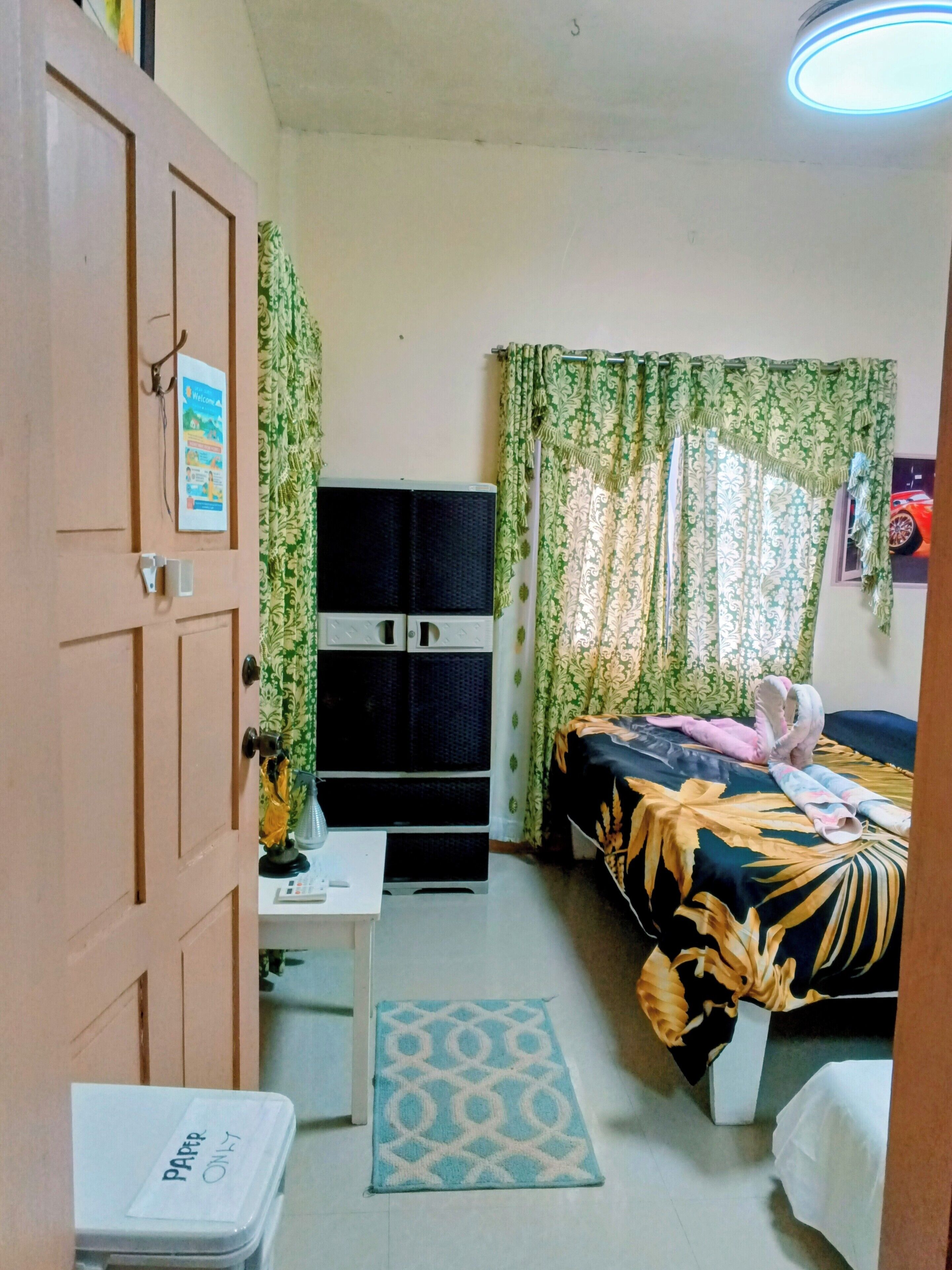 1 bedroom, internet, bed sheets