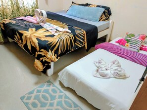 1 bedroom, Internet, bed sheets - One Bed Room Aircon on Mambajao, Camiguin - 8 min Drive to Ardent Hot Spring (Mambajao)