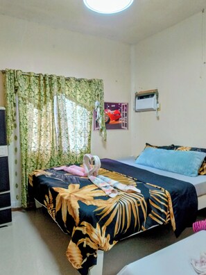 1 bedroom, Internet, bed sheets - One Bed Room Aircon on Mambajao, Camiguin - 8 min Drive to Ardent Hot Spring (Mambajao)