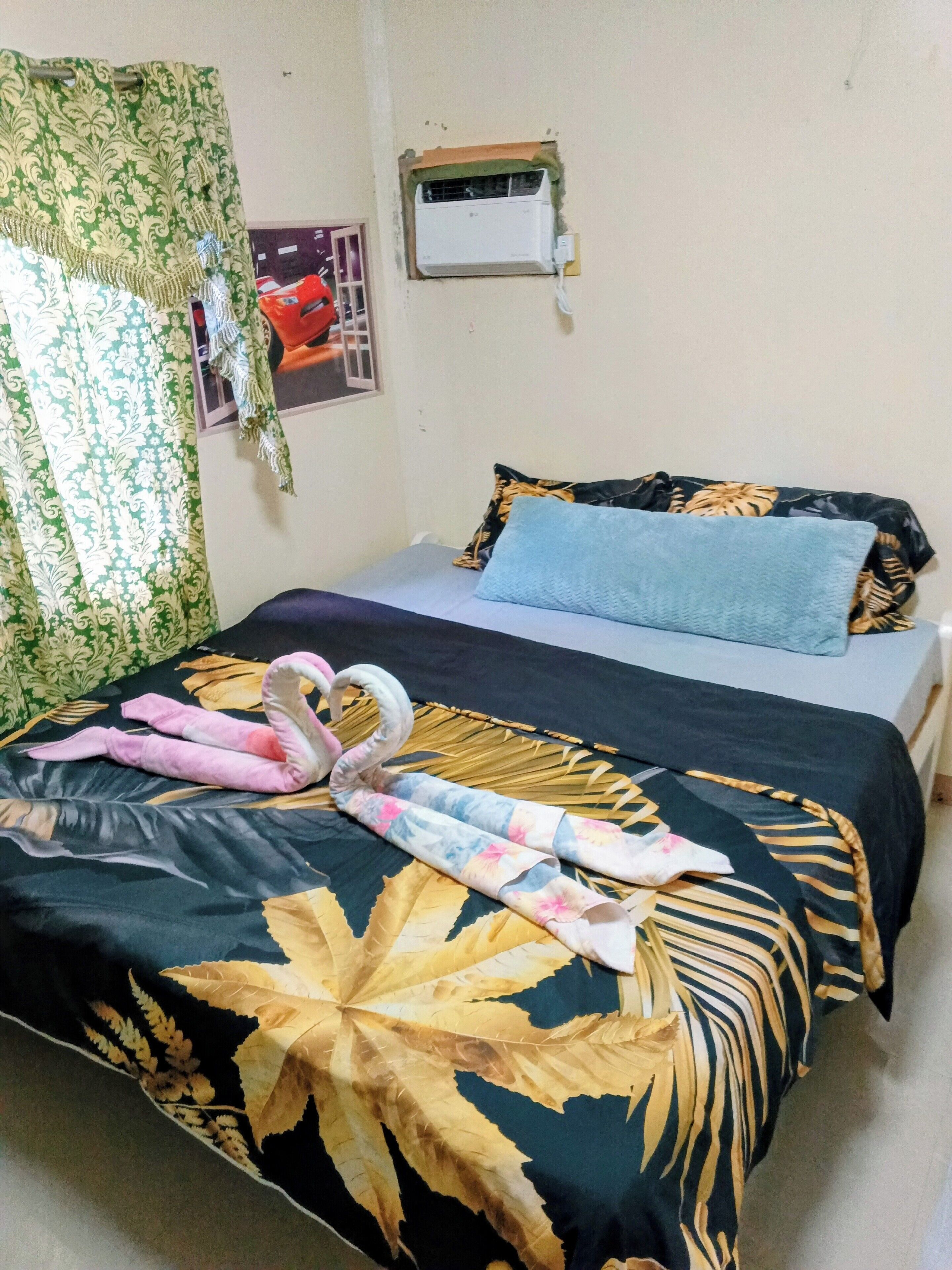 1 bedroom, internet, bed sheets