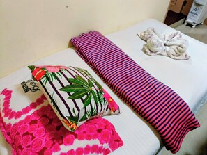 Miscellaneous - One Bed Room Aircon on Mambajao, Camiguin - 8 min Drive to Ardent Hot Spring (Mambajao)