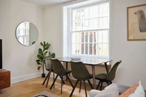 Dining - The Albion Lower Apartment (London)