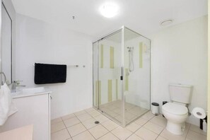 Hair dryer - 1 Bed Apartment on Palmer St (South Townsville)