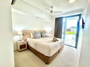 1 bedroom, iron/ironing board, WiFi, bed sheets - 1 Bed Apartment on Palmer St (South Townsville)