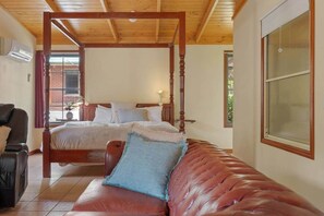 1 bedroom, WiFi, bed sheets - Mountainside Villa Two – Ironbark (Halls Gap)