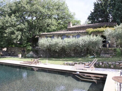 Provencal Stone House Near Bonnieux